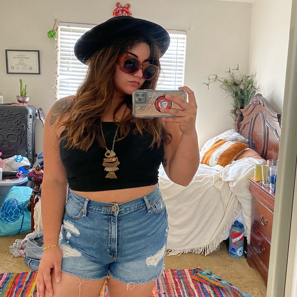 Denizen high waisted shorts